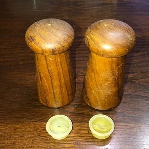 Vtg mid-century teakwood salt-n-pepper shakers 70s